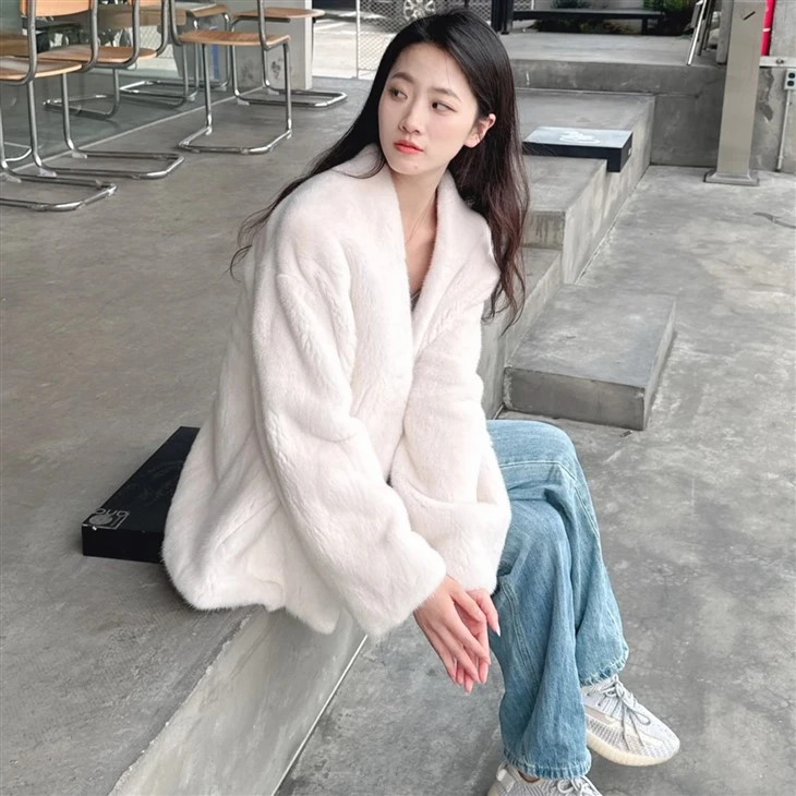 Autumn And Winter Mink Fur Coat Women's Jacket