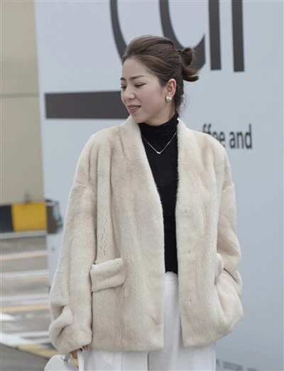 Wanita cantik jaket bulu bulu bulu musim sejuk bulu mewah