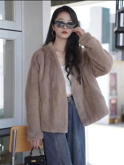 Gaya Pendek V-leher Wanita Bulu sebenar Mink Coat 100% Bulu Coats